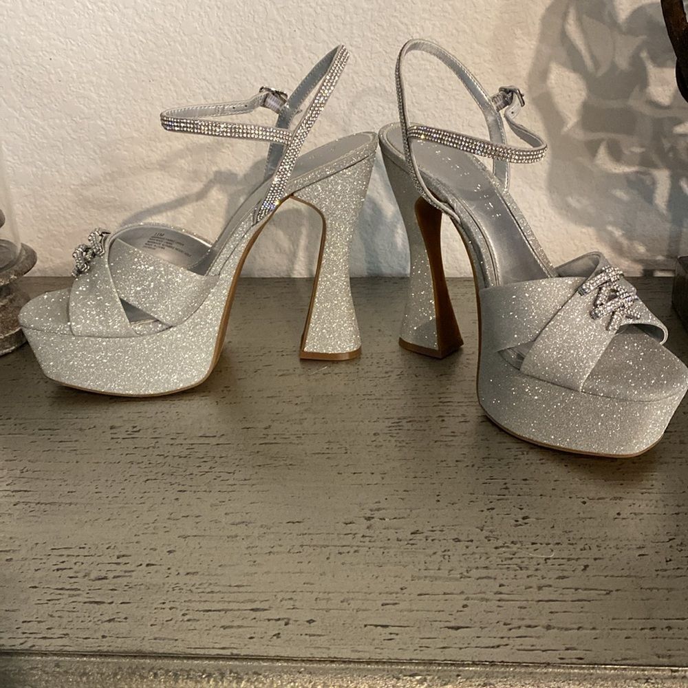 Gianni Bini Glitter Rhinestone Bow Platform Sandals - Picture 5 of 10